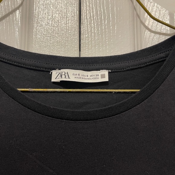 Zara Black Graphic Tee - Picture 2 of 4